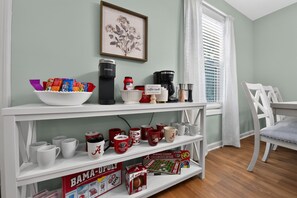 Interior - Ivory Hideaway | Pet-Friendly Retreat | 3.2 Miles to Bryant-Denny Stadium (Tuscaloosa)