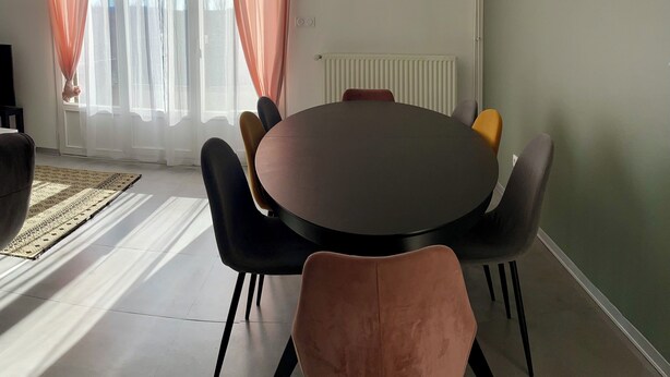 Dining - L'adresse Matisse 4 chambres avec jardin, barbecue et parking privé (Montbéliard)