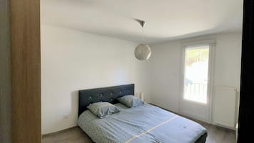 4 soverom, strykejern/-brett, wi-fi (inkludert) og sengetøy
