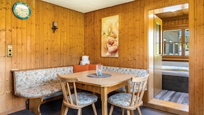 Dining - Apartment 'Kojen' with Mountain View, Shared Garden, and Wi-Fi (Krumbach)