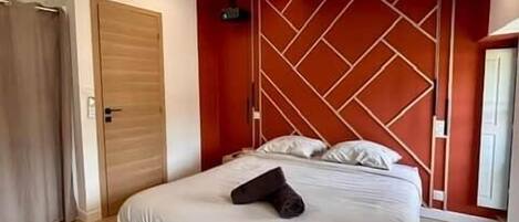 1 habitación, tabla de planchar con plancha y wifi