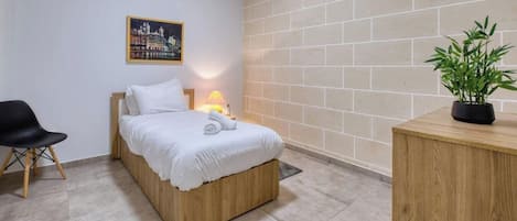 Desk, iron/ironing board, travel cot, WiFi