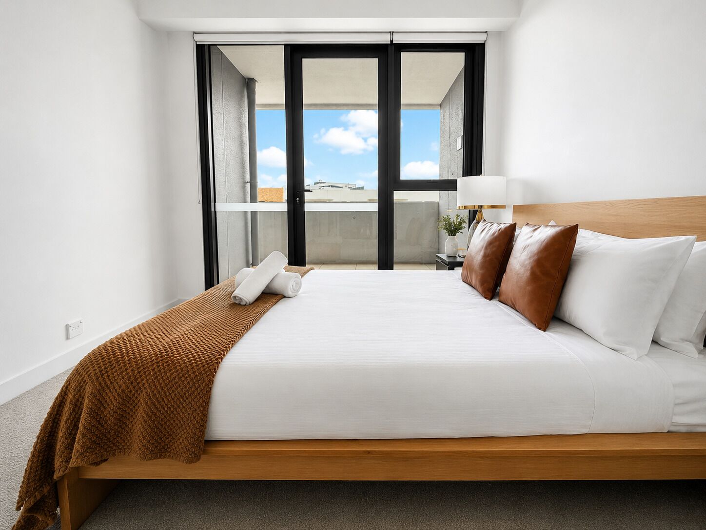 2 bedrooms, desk, iron/ironing board, WiFi (surcharge)