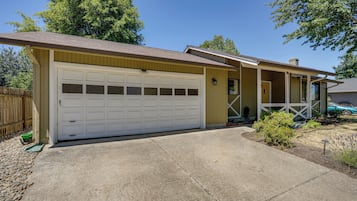 House (3 Bedrooms) | Front of property