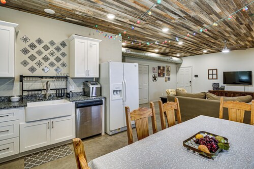 9 Mi to Dtwn: Barndominium in Lubbock