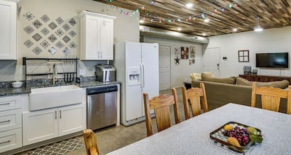 9 Mi to Dtwn: Barndominium in Lubbock