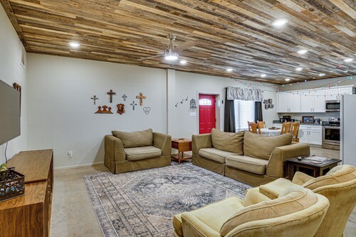 9 Mi to Dtwn: Barndominium in Lubbock