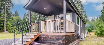 Walk to Sol Duc River! Cozy Home Near Forks