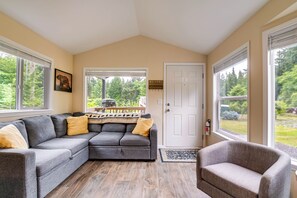 House (1 Bedroom) | Front of property