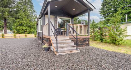 Walk to Sol Duc River! Cozy Home Near Forks