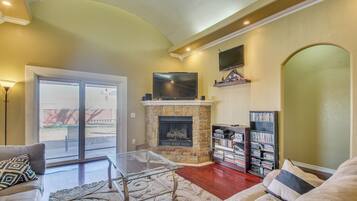 House (4 Bedrooms) | Front of property