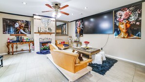 House (2 Bedrooms) | Interior