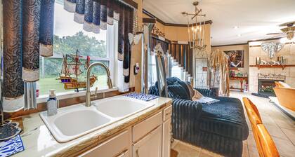 2BR Unit Near Indiana Dunes: 1 Hr to Chicago!