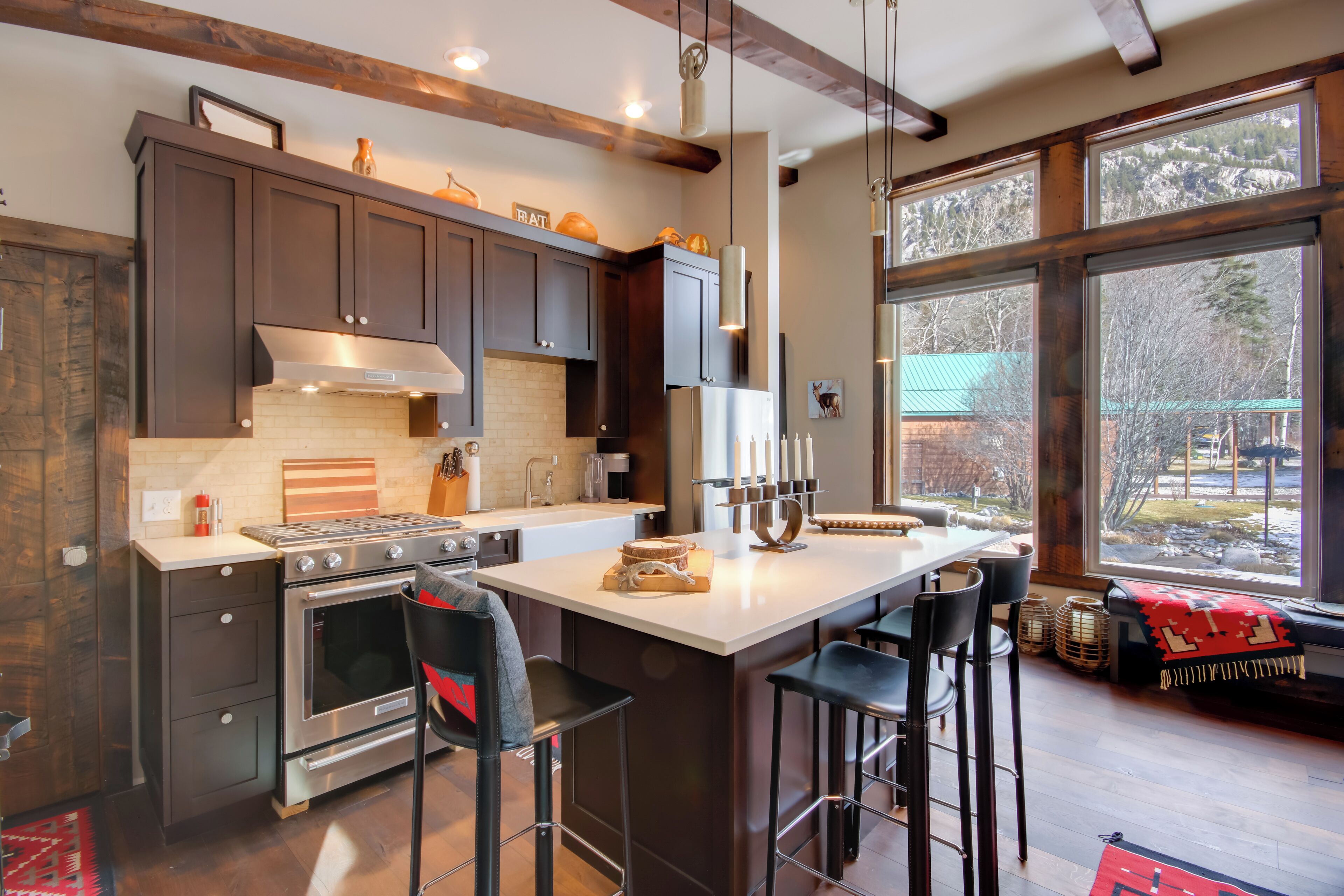 House (5 Bedrooms) | Interior