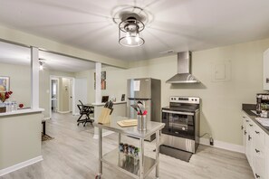 House (3 Bedrooms) | Interior - 4 Mi to Dtwn! 'carolyn's Cottage' in Decatur (Decatur)
