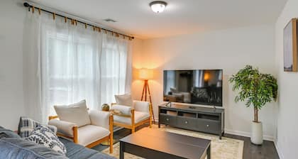 Walk to Train! Updated Apt in Huntington Station