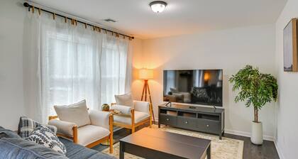 Walk to Train! Updated Apt in Huntington Station