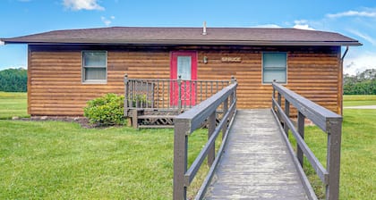 Family Fun! Bliss Studio w/ Lake & Trail Access