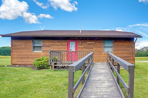 Family Fun! Bliss Studio w/ Lake & Trail Access
