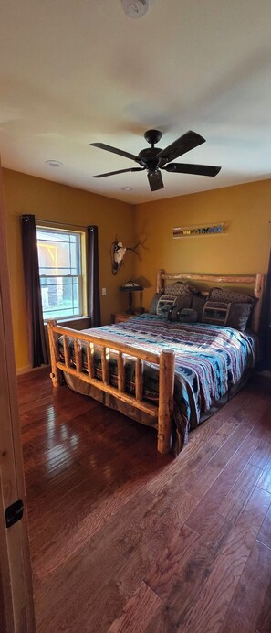 Room - Secluded in the Woods! Family-Friendly 2BR Barndominium in the Finger Lakes (Rock Stream)