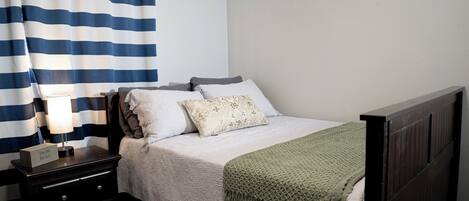 3 bedrooms, WiFi (free), bed sheets