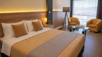 Quarto duplo superior, sacada, vista para a cidade | Wi-Fi de cortesia