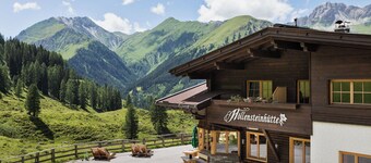 Berggasthaus Höllensteinhütte