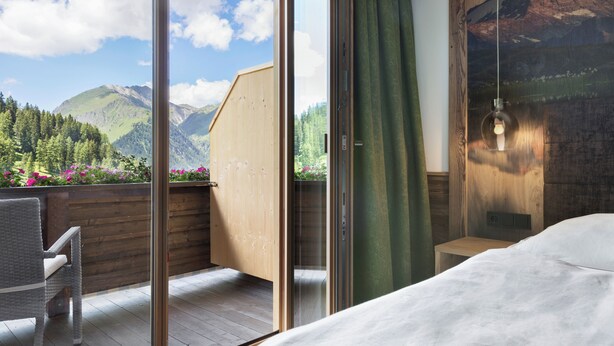 Deluxe tweepersoonskamer, balkon, uitzicht op bergen | Uitzicht op de bergen