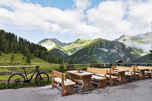 Berggasthaus Höllensteinhütte