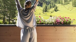Deluxe tweepersoonskamer, balkon, uitzicht op bergen | Uitzicht op de bergen