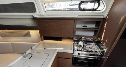 Oceanis 34.1 - Clara