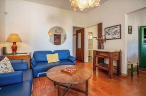 Living area - A charming, historic apartment with a patio right on the beach (Lagos)