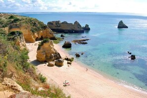 Beach - A charming, historic apartment with a patio right on the beach (Lagos)