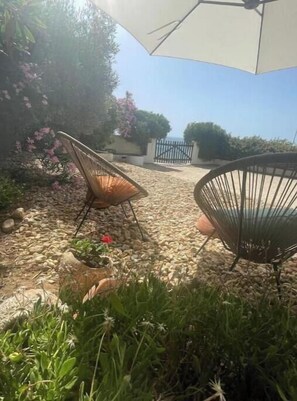 Terrace/patio - A charming, historic apartment with a patio right on the beach (Lagos)