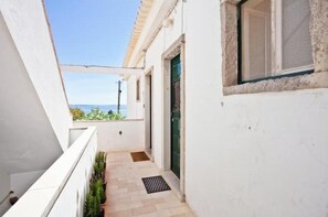 Property grounds - Vrbo Property (Lagos)