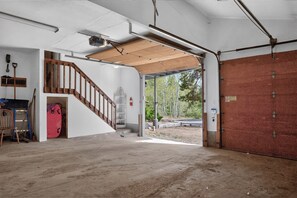 Interior - 4 bedroom mt retreat, mt views, 2 living rooms, large deck (Tabernash)