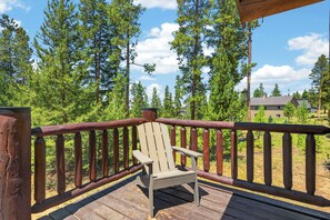 Property grounds - 604 GCR 8304 Cabin in the woods, private HT mt views in a secluded neighborhood (Tabernash)