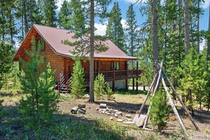 Exterior - 604 GCR 8304 Cabin in the woods, private HT mt views in a secluded neighborhood (Tabernash)