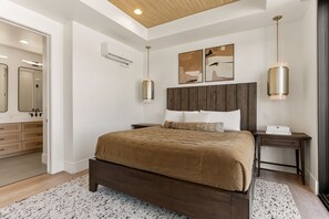 King Bedroom - Paradise Palace: Lagoon Front! Pool + Waterslide (St. George)