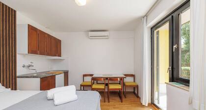 Room-serene Studio Escape in Malinska wi