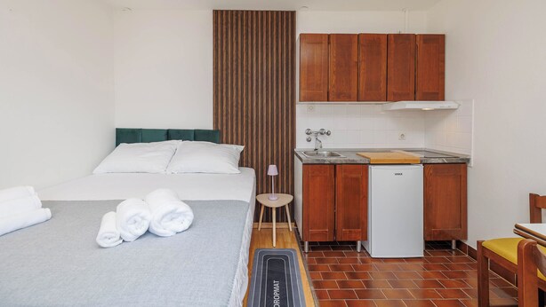 Room - Room-charming Studio Retreat in Malinska (Malinska-Dubasnica)