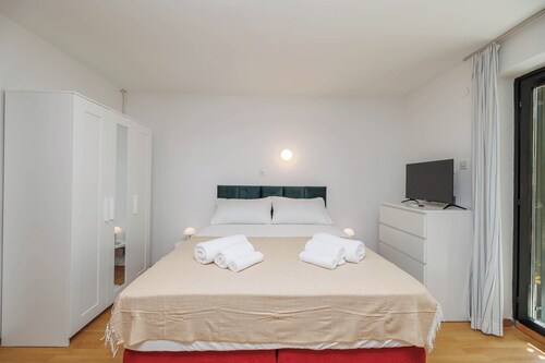 Room-serene Studio Escape in Malinska-du