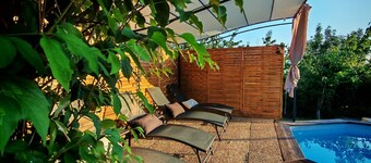 A getaway in the heart of nature—private pool and hot tub, breathtaking views, a haven of peace!!