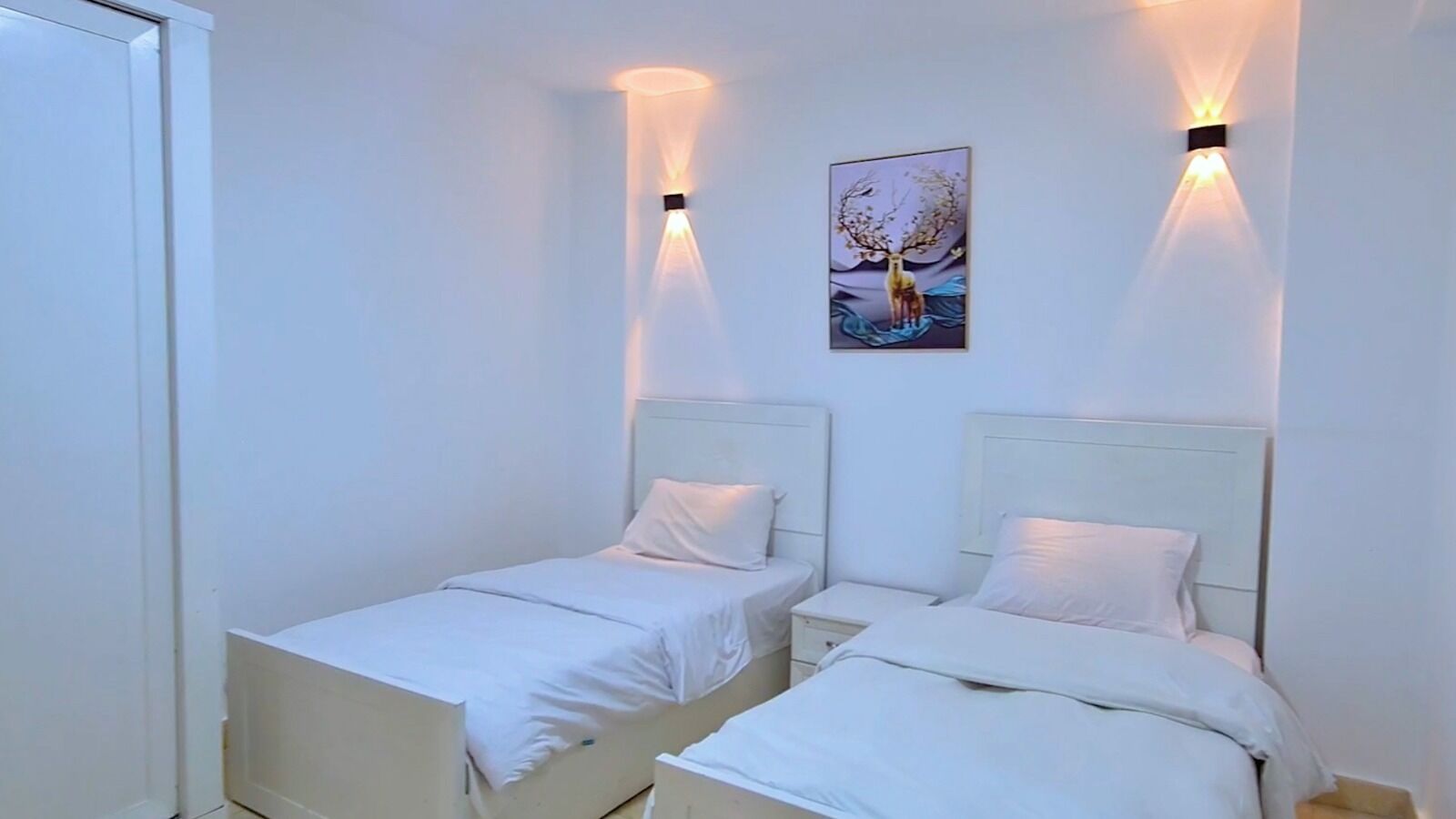 Habitación básica con 1 cama doble o 2 individuales, balcón, vistas al desierto | Escritorio y wifi gratis