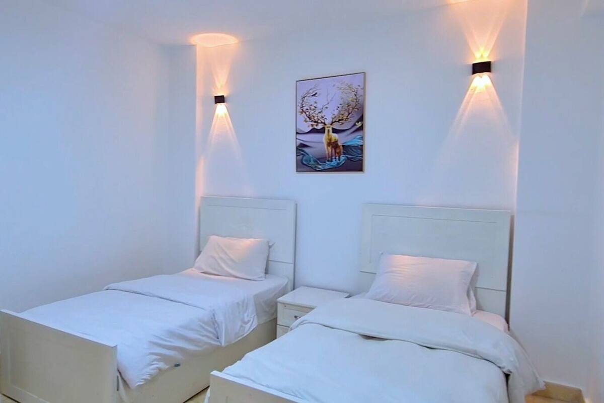 ห้องเบสิกดับเบิลหรือทวิน, ระเบียง, วิวทะเลทราย | โต๊ะทำงาน, Wi-Fi ฟรี