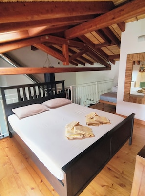 2 habitaciones, escritorio, wifi gratis y ropa de cama