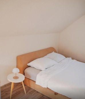 2 chambres, fer et planche à repasser, accès à Internet