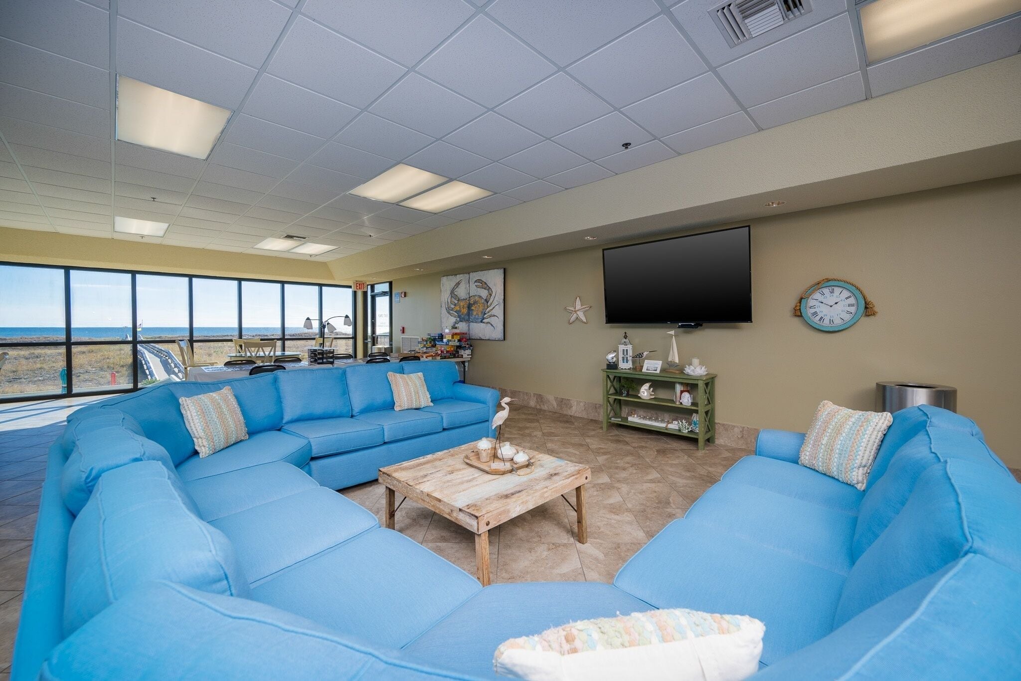 Condo, 3 Bedrooms | Living area