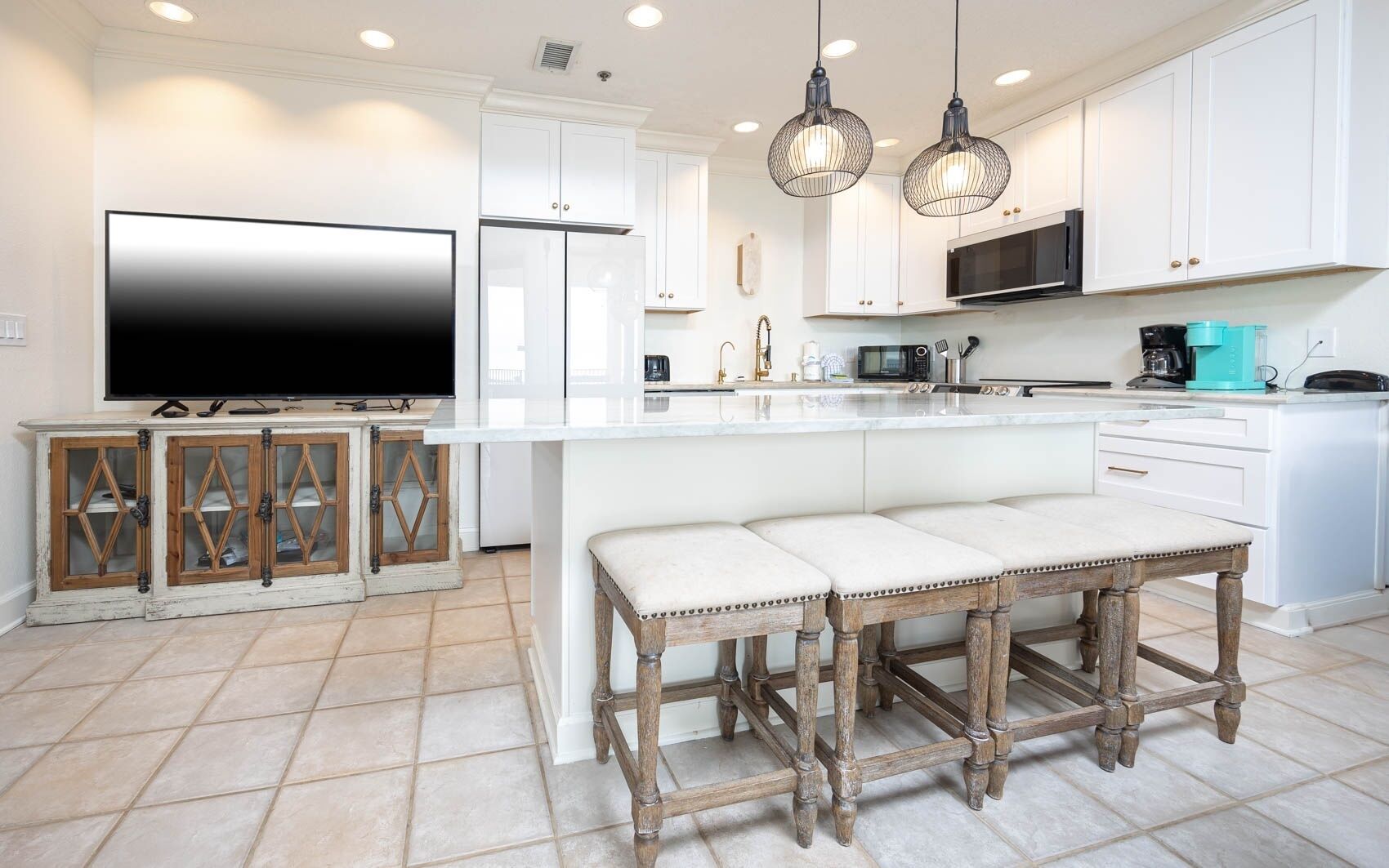 Condo, 3 Bedrooms | Private kitchen | Coffee/tea maker, fridge, oven