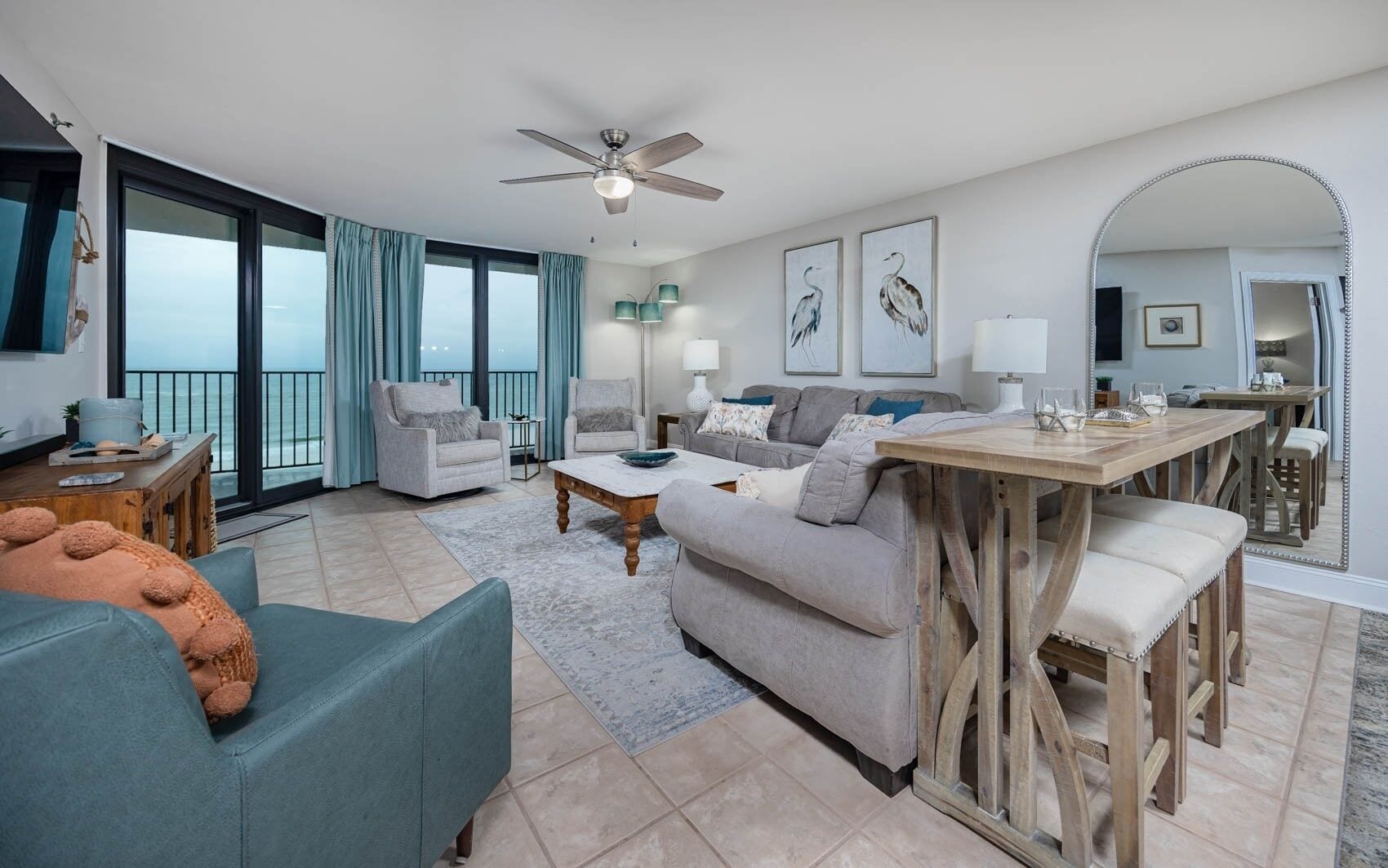 Condo, 3 Bedrooms | Living area